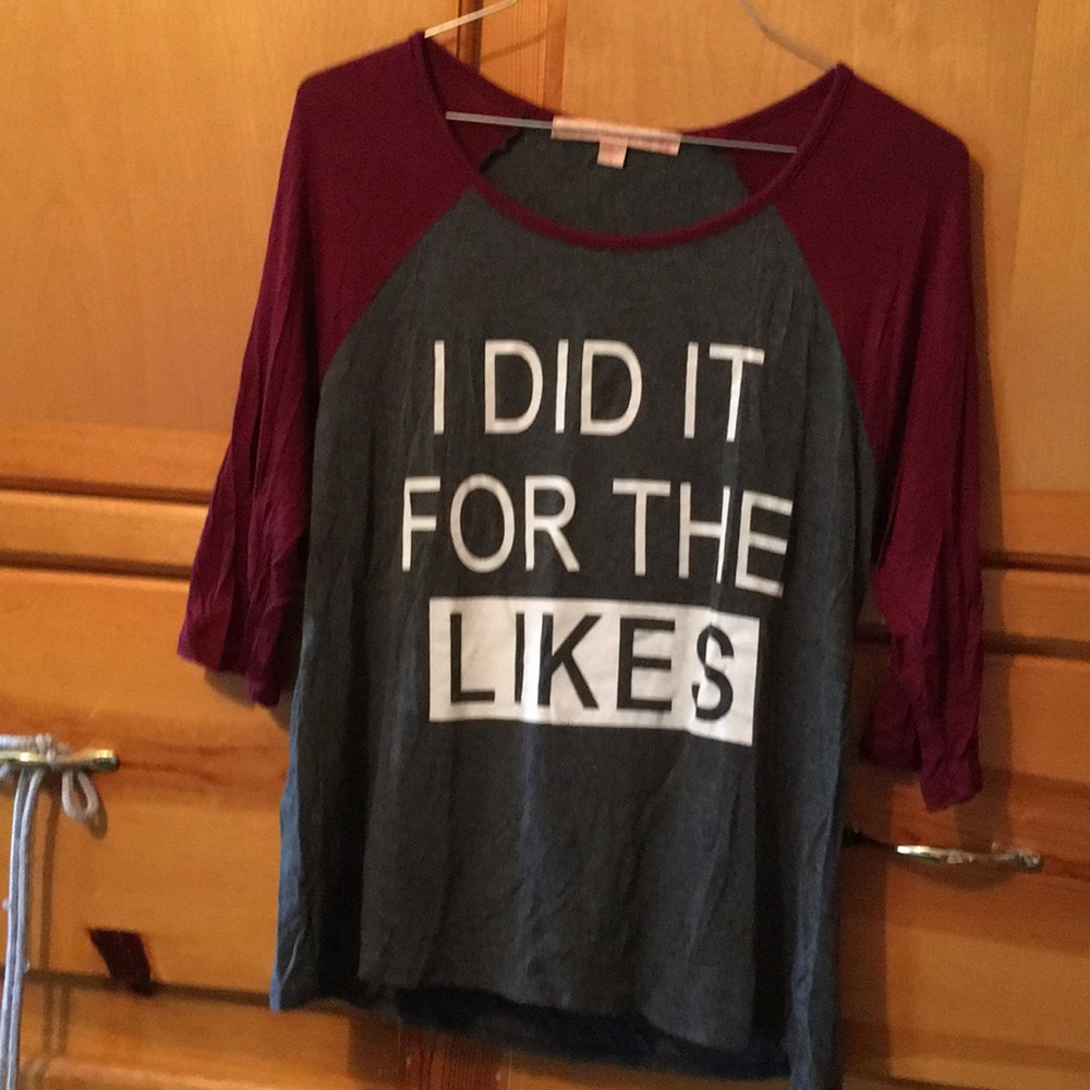 Rebellious One Graphic t-shirt size medium - Picture 1 of 3